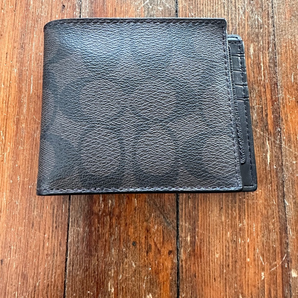 Coach Slim Black Leather wallet with Card Wallet